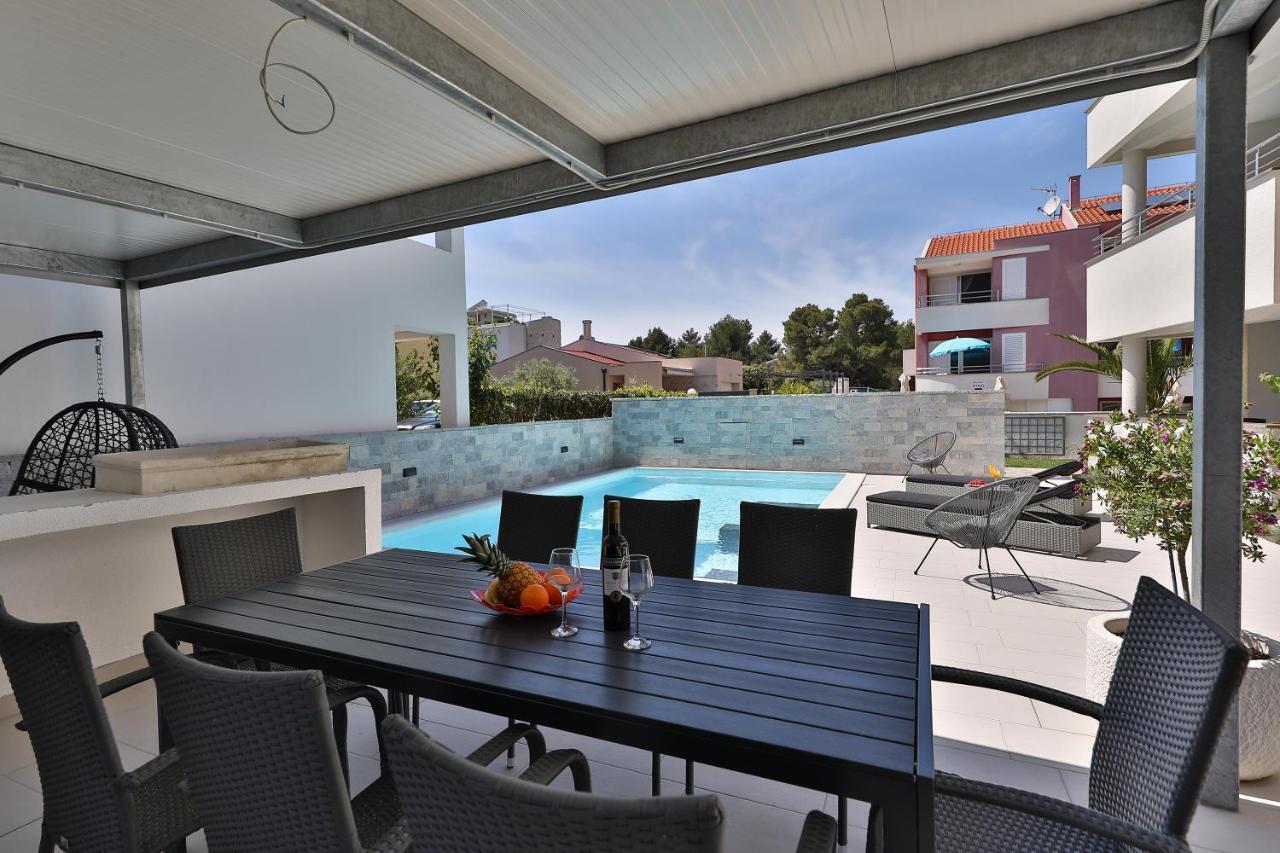 Luxury Villa Nada With Pool Petrcane Eksteriør billede